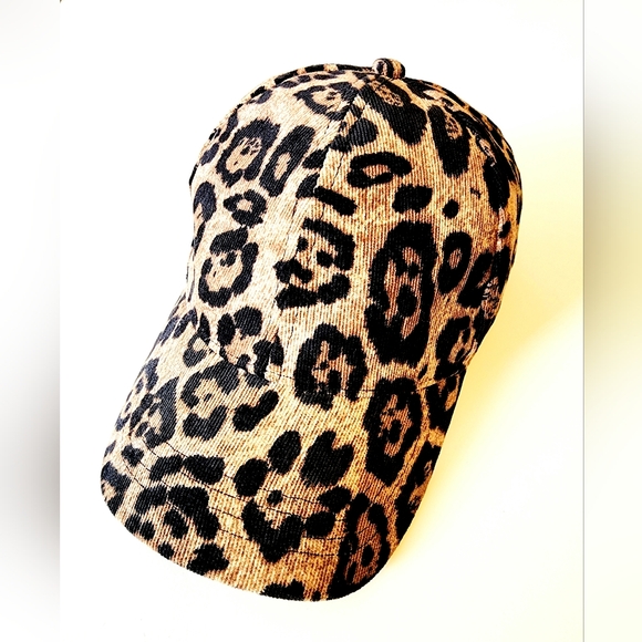 Leopard Print Woman Baseball Cap Hat. - Picture 3 of 5